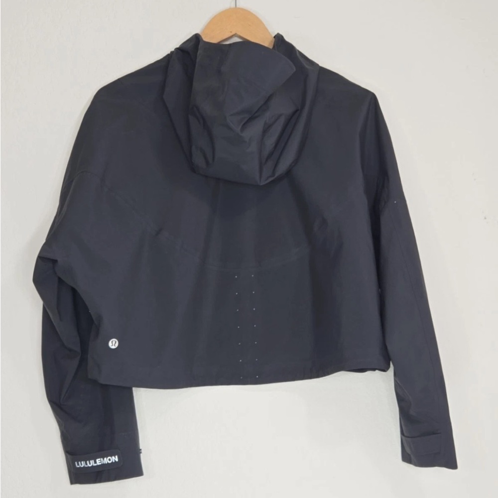 Lululemon Rain Chaser Jacket Black Size 4 Womens - Picture 2 of 11